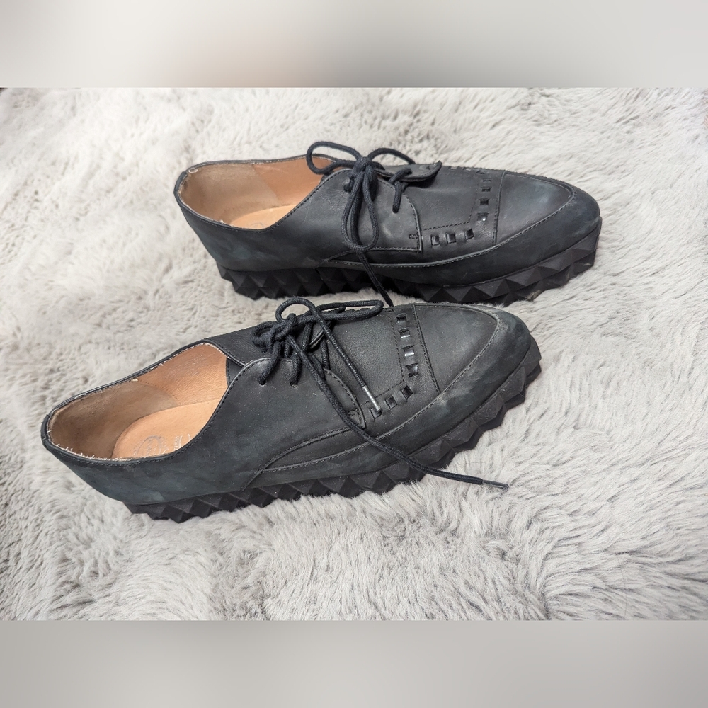 Black Platform Lace-Up Women's Shoes - Picture 2 of 8